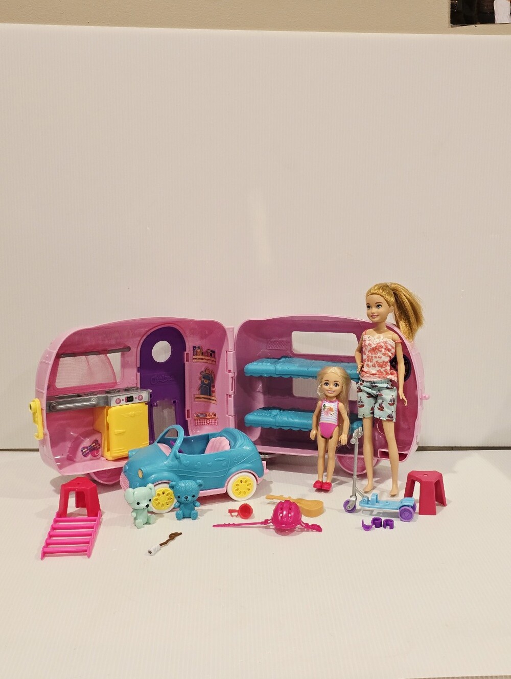 Barbie Club Chelsea  and Skipper Camper Playset